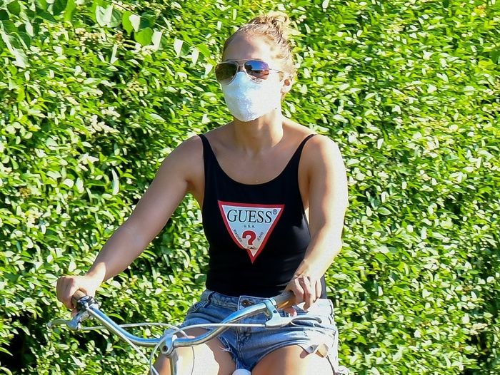 Shop the Exact Face Masks Jennifer Lopez and Aniston Just Wore